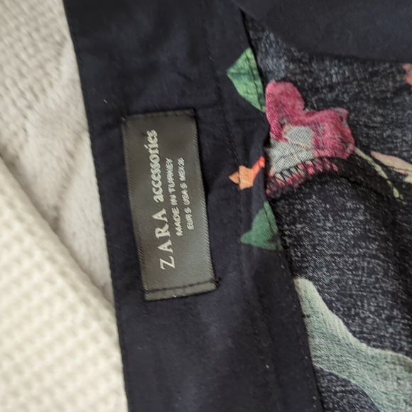 Mini Shorts - Picture 3 of 3